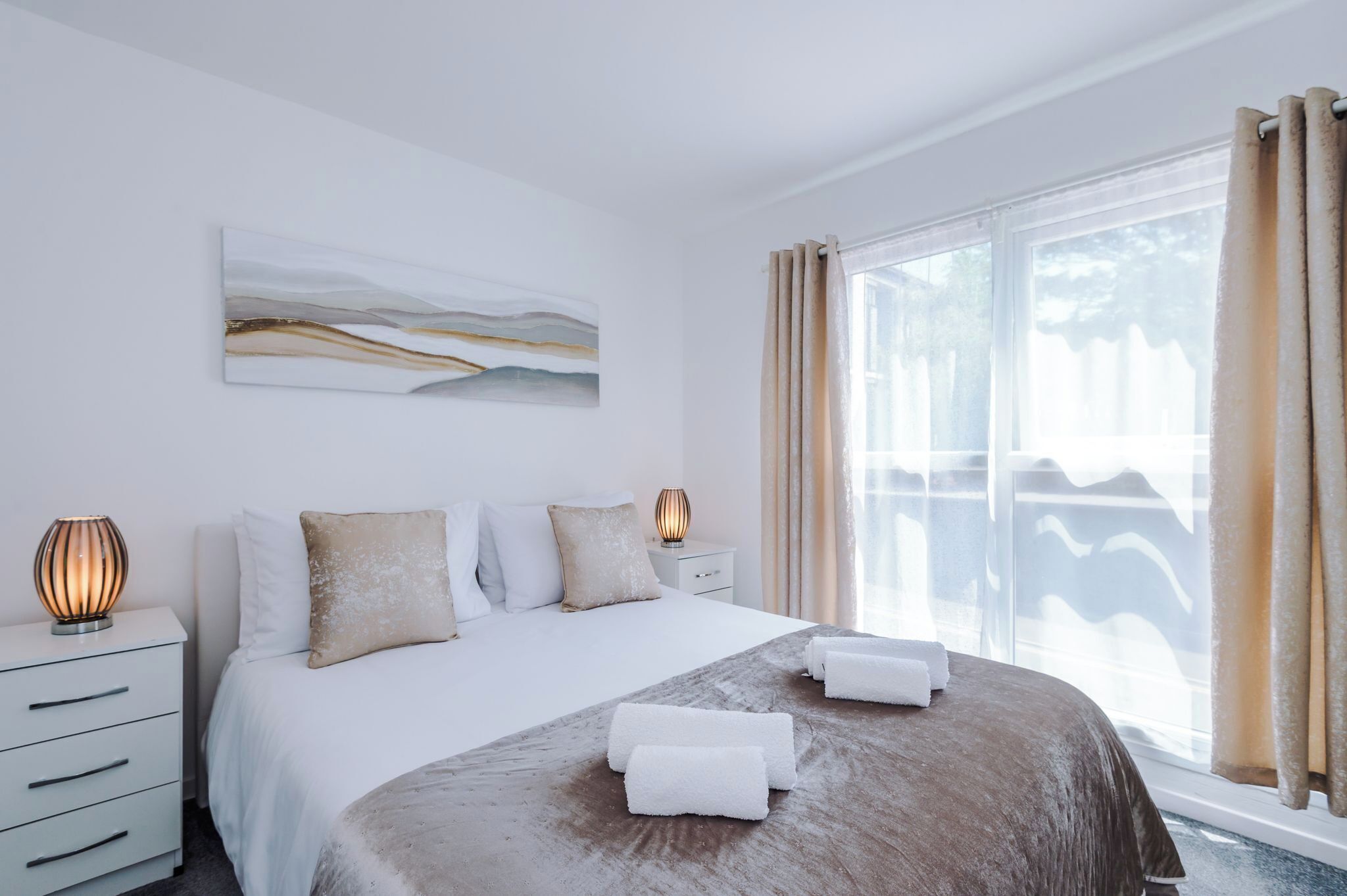 Iron/ironing board, free WiFi, bed sheets