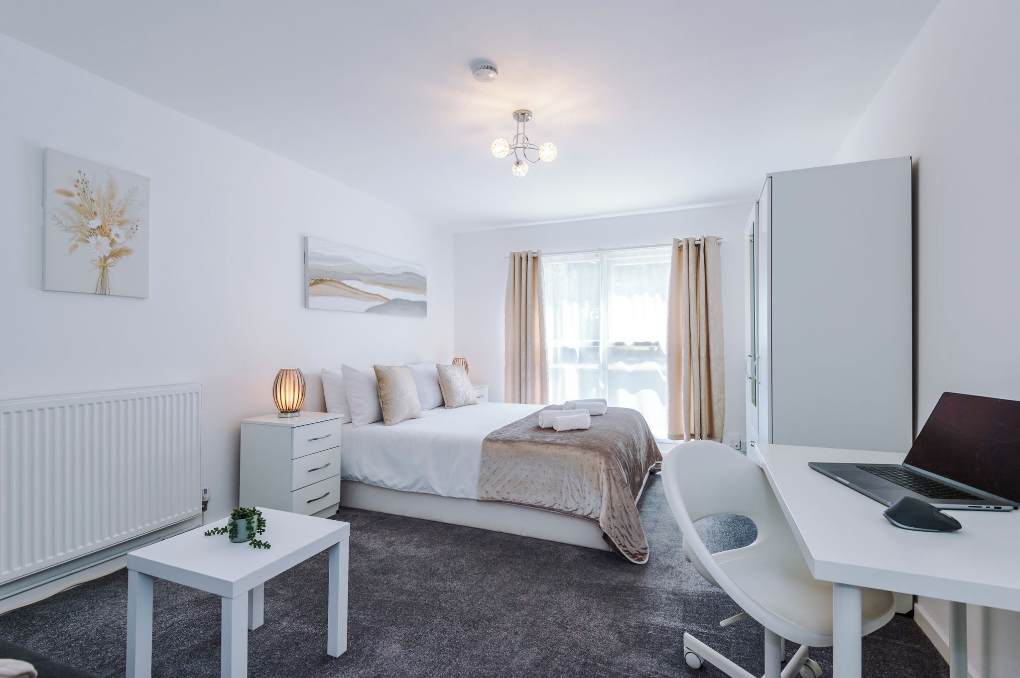 Iron/ironing board, free WiFi, bed sheets
