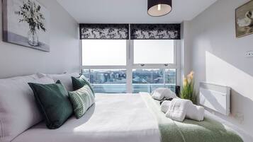 Iron/ironing board, Internet, bed sheets