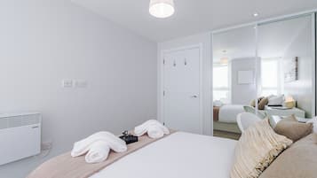 Iron/ironing board, internet, bed sheets
