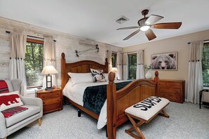 3 bedrooms, desk, iron/ironing board, free WiFi - The perfect Blue Ridge mountain getaway awaits at Wintergreen resort! (Wintergreen Resort)