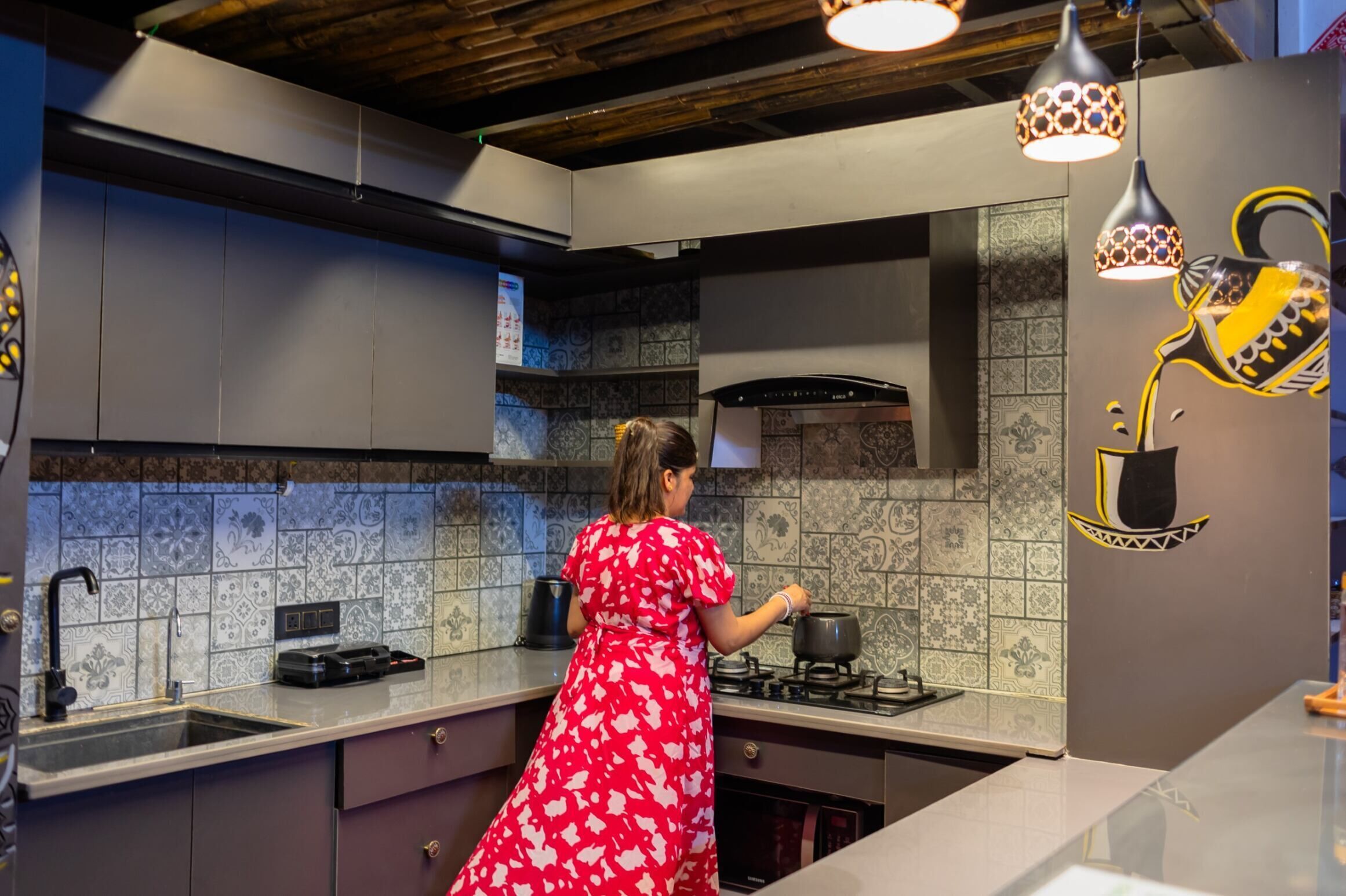 Fridge, microwave, stovetop, electric kettle