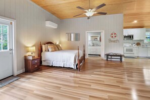 1 bedroom, WiFi, bed sheets - The Low Country Loft- Comfy 1BDRM Loft-4 Pass Golf Cart Included (Daufuskie Island)