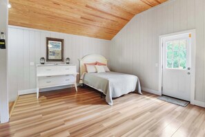 1 bedroom, WiFi, bed sheets - The Low Country Loft- Comfy 1BDRM Loft-4 Pass Golf Cart Included (Daufuskie Island)