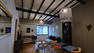 Departamento superior, patio | Comedor