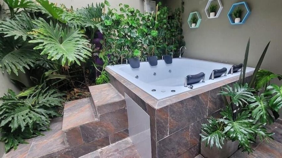Libertador Aptos l Jacuzzi l In Provenza