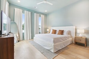 5 bedrooms, iron/ironing board, travel cot, free WiFi - Artsy Oasis with Heated Pool near FQ (New Orleans)
