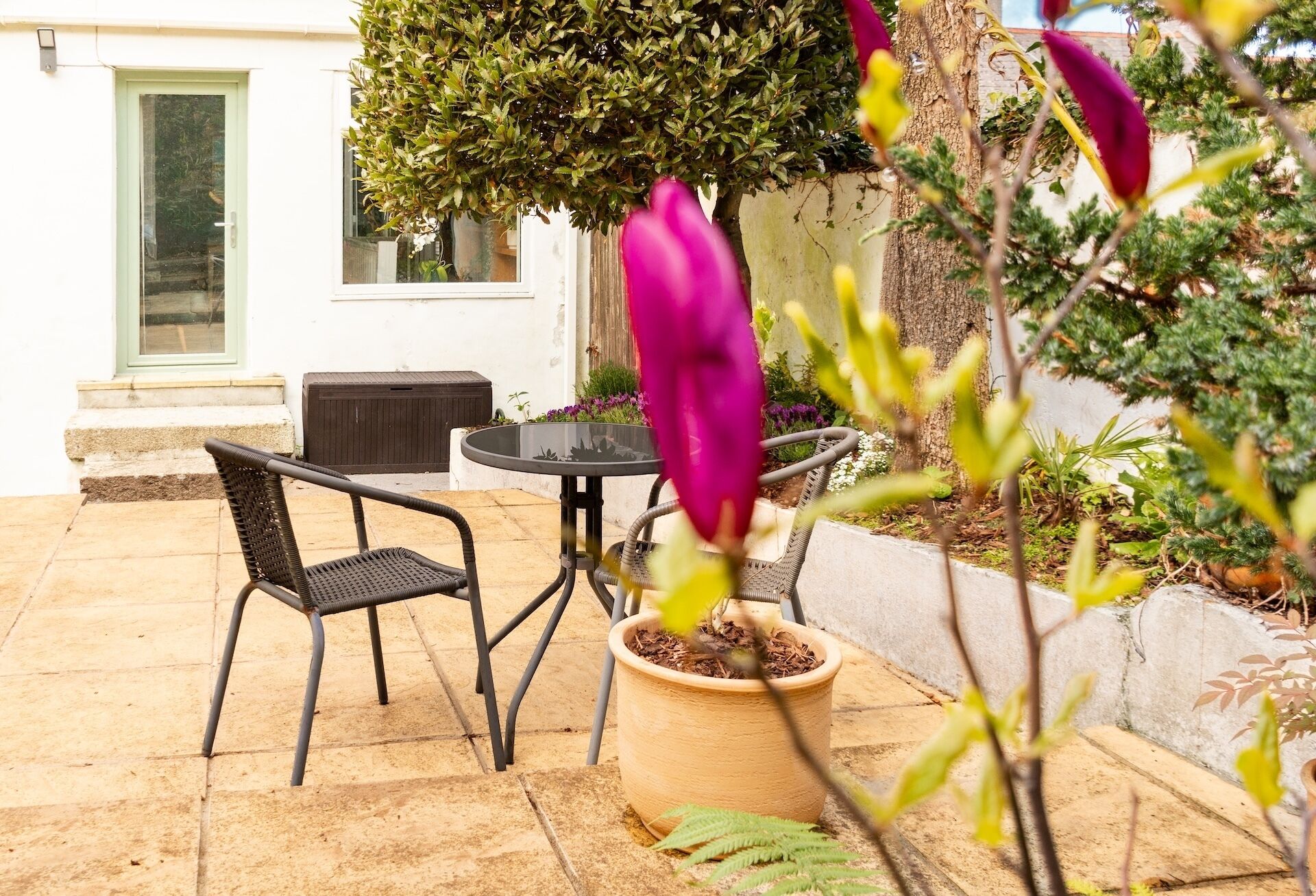 Talo, patio | Ulkoruokailutilat