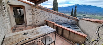 Charming house in the village of EUS