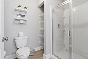 Shower, hair dryer, towels, soap - Last Minute Discount! Poolside Fun at PCB Townhome (Panama City Beach)