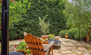 Property grounds - Beautiful Spanish-style Oasis in Mid-City (Los Angeles)