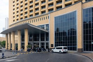 Exterior - Premium 1BR living |Comfort & Class + City Center (Dubai)