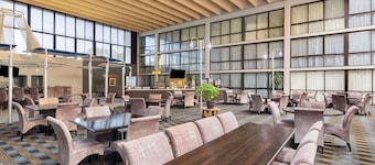 Cozy 1-bedroom hotel in welcoming Kansas City with AC and fitness room -NK1