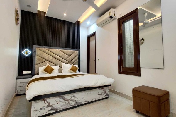 Standard Double Room | Free WiFi, bed sheets
