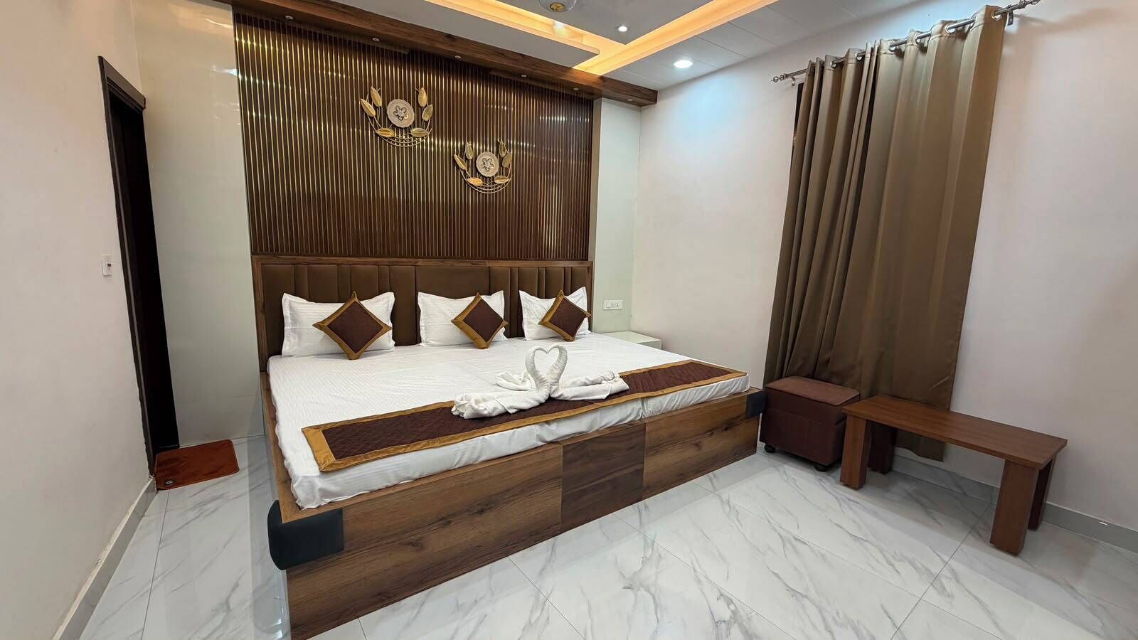 Superior Double Room | WiFi (free), bed sheets