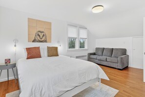 3 chambres, fer et planche à repasser, Wi-Fi, draps fournis