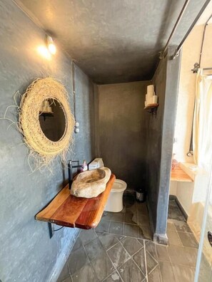 Chambre Double Deluxe, vue piscine | Salle de bain