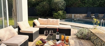 LA VILLA DES 5 MONDES - Piscine / jardin/ Parking - 10p