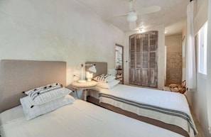 3 Schlafzimmer, BĂŒgeleisen/BĂŒgelbrett, WLAN, BettwĂ€sche