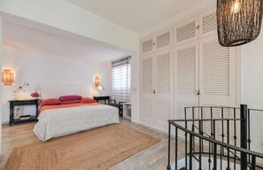 Ferros/tábuas de passar roupa, Wi-Fi, roupa de cama