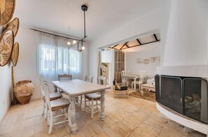 Dining - Magnificent 3-bedroom Andalusian family villa near the beach and Puerto Banús (Marbella)