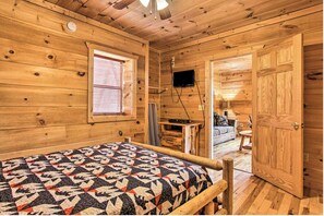 2 habitaciones, escritorio, tabla de planchar con plancha y wifi gratis 