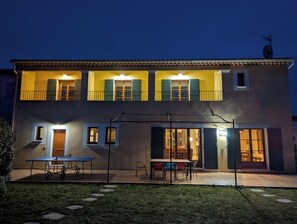 Esterni