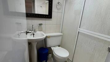 Douche, serviettes fournies