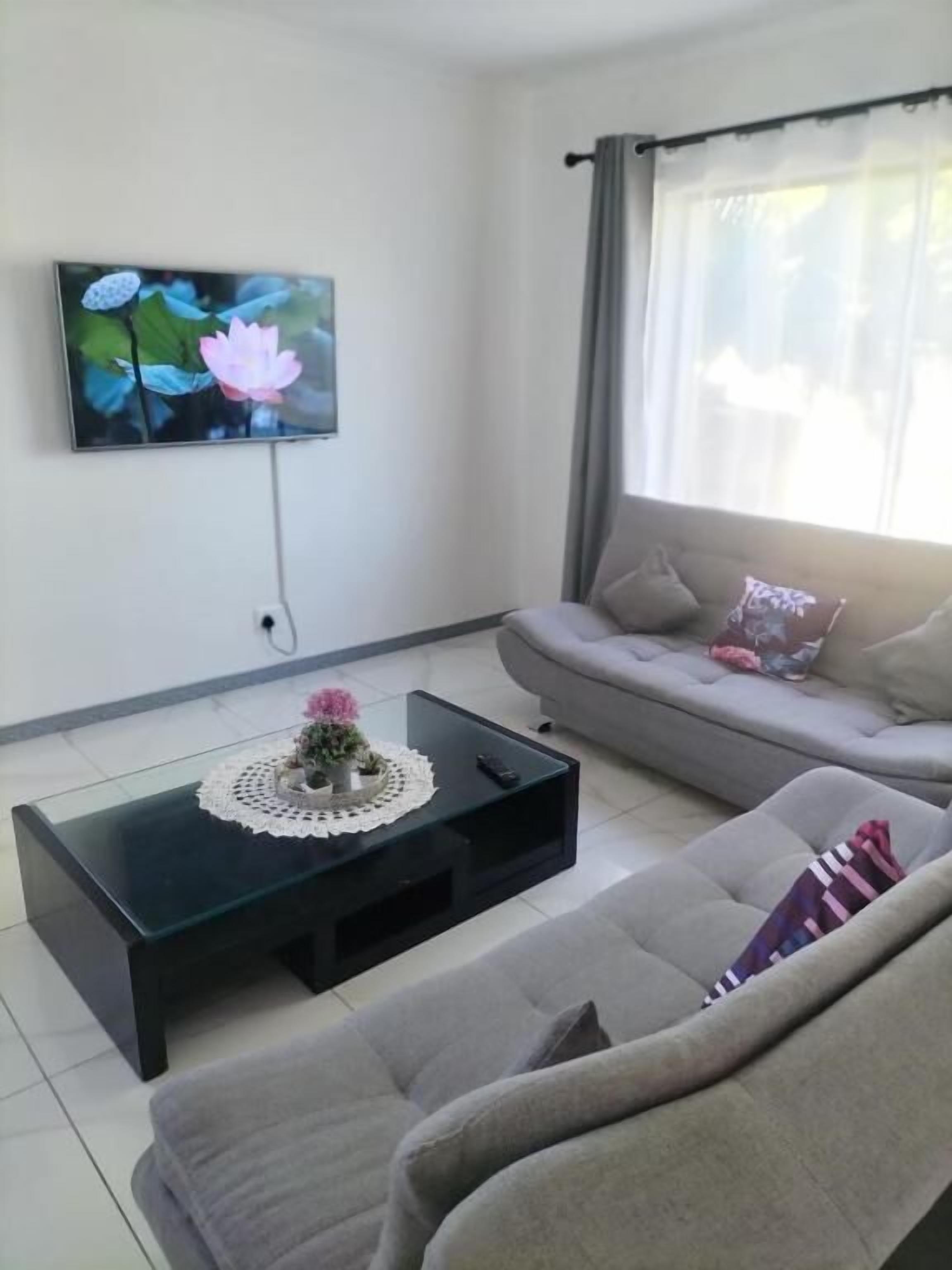 Apartment, 1 Bedroom, Accessible, Fireplace | Living room