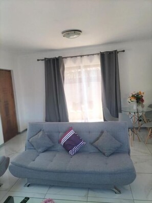 Apartment, 1 Bedroom, Accessible, Fireplace | Ruang tamu