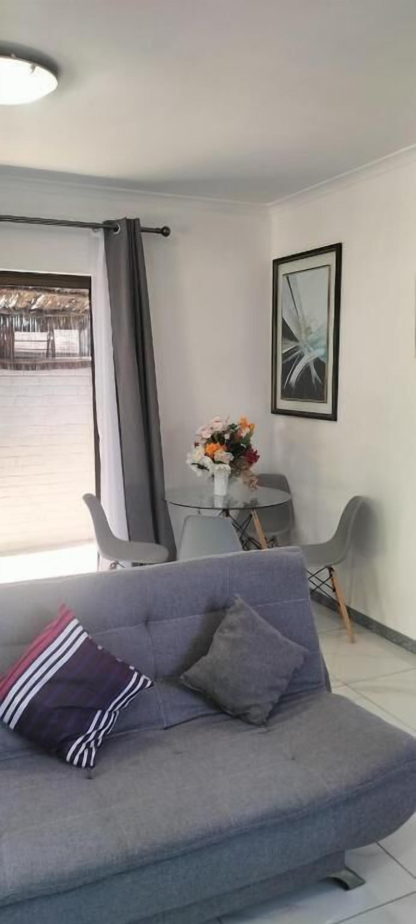 Apartment, 1 Bedroom, Accessible, Fireplace | Living room