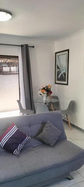 Apartamento, 1 quarto, acessível, lareira | Sala de estar