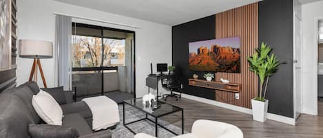 Apartment, 2 Bedrooms, Non Smoking, Kitchen | Living area