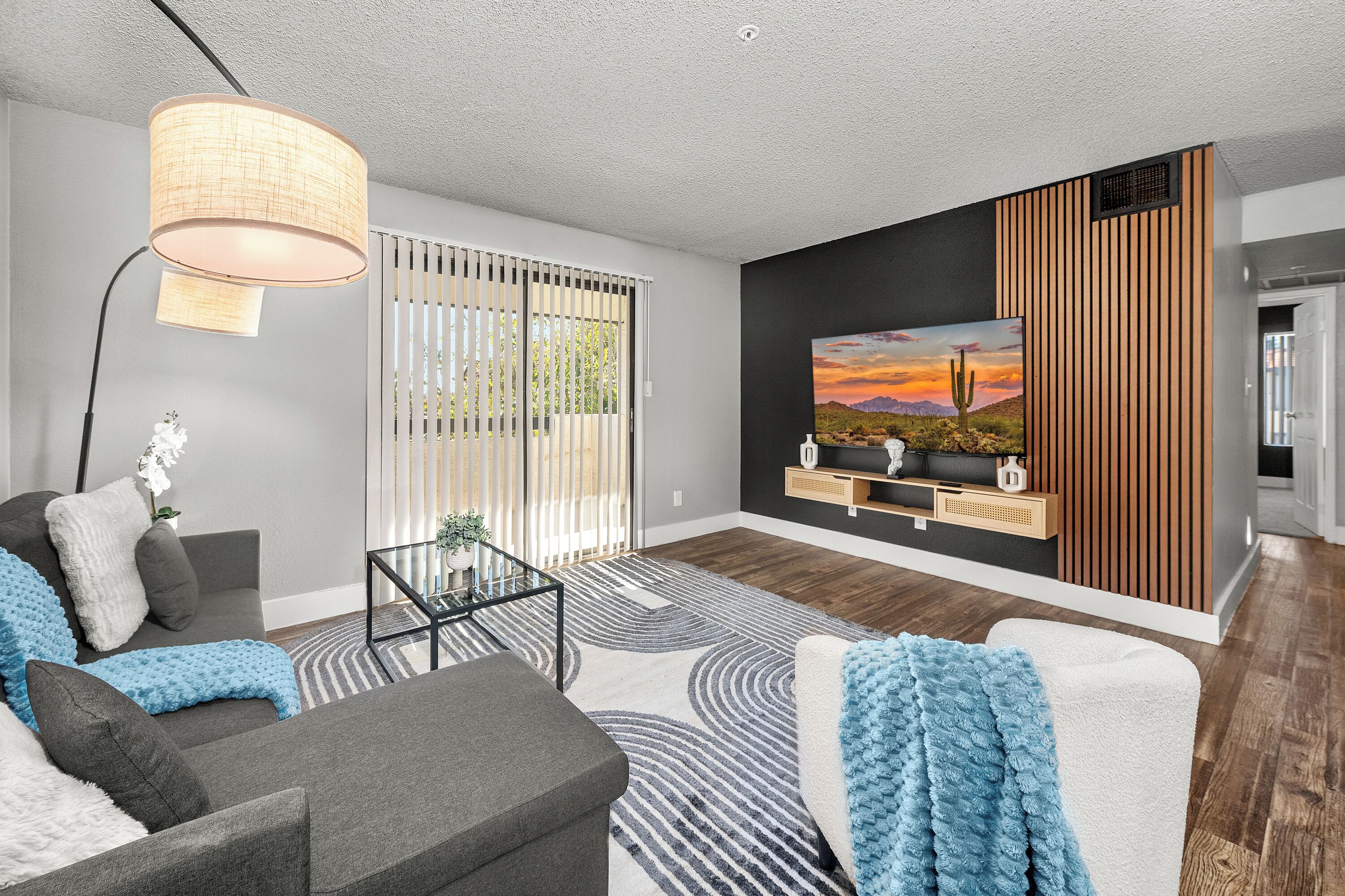 Apartment, 2 Bedrooms, Non Smoking, Kitchen | Living area