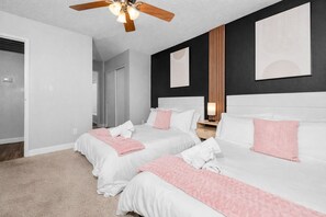 Apartment, 2 Bedrooms, Non Smoking, Kitchen | Desk, laptop workspace, iron/ironing board, free WiFi