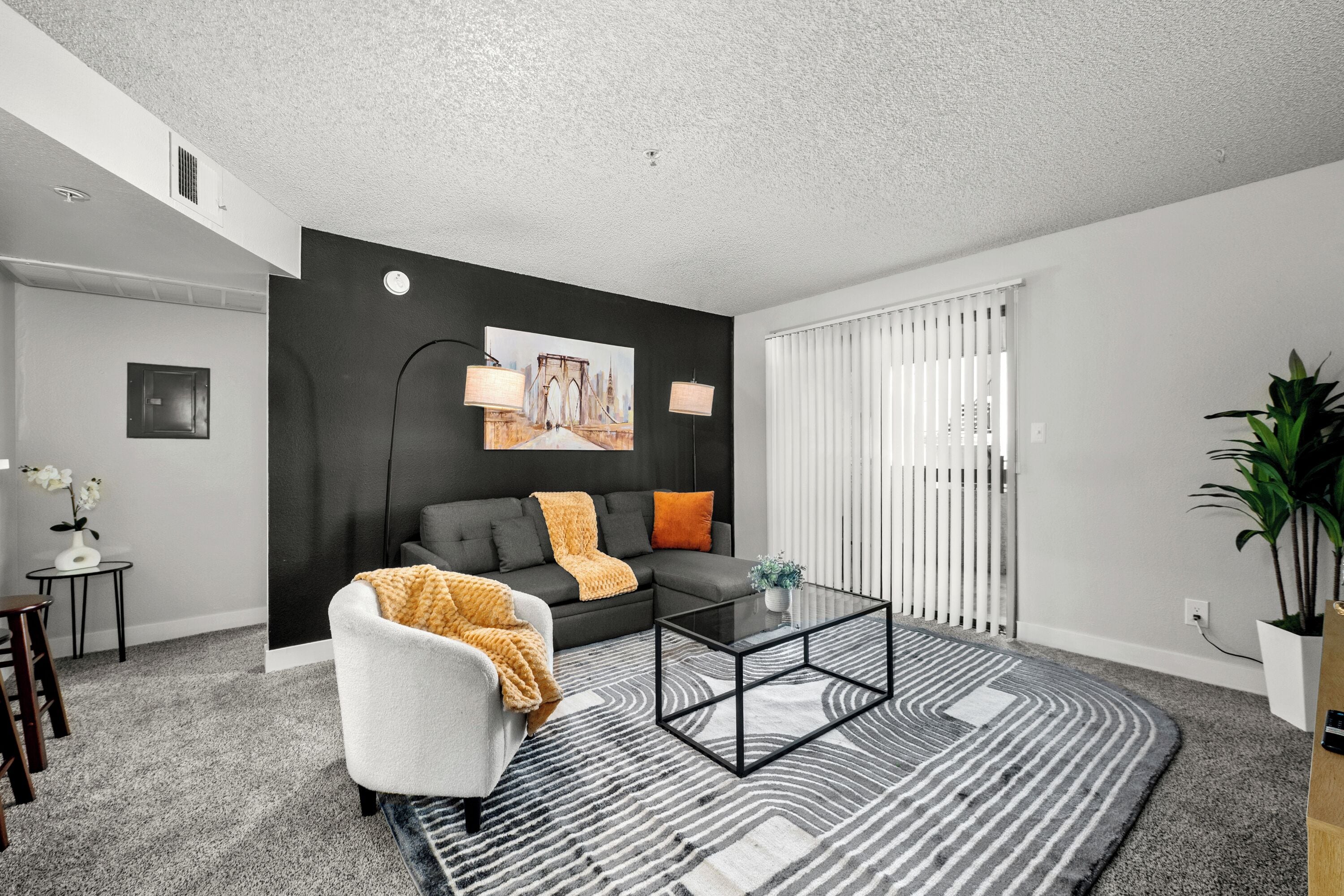 Apartment, 2 Bedrooms, Non Smoking, Kitchen | Living area