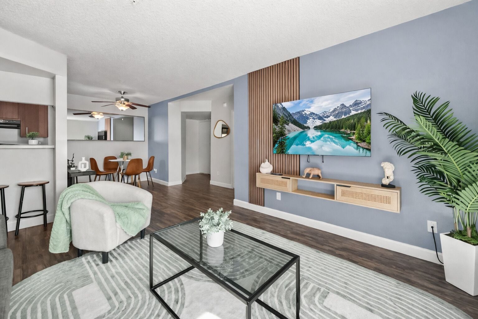 Apartment, 2 Bedrooms, Non Smoking, Kitchen | Living area