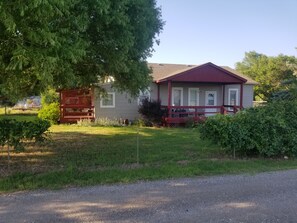 Exterior - Nice 3-bedroom house with AC in sunny Sun City (Sun City)