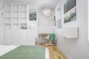 2 chambres, fer et planche à repasser, Wi-Fi, draps fournis