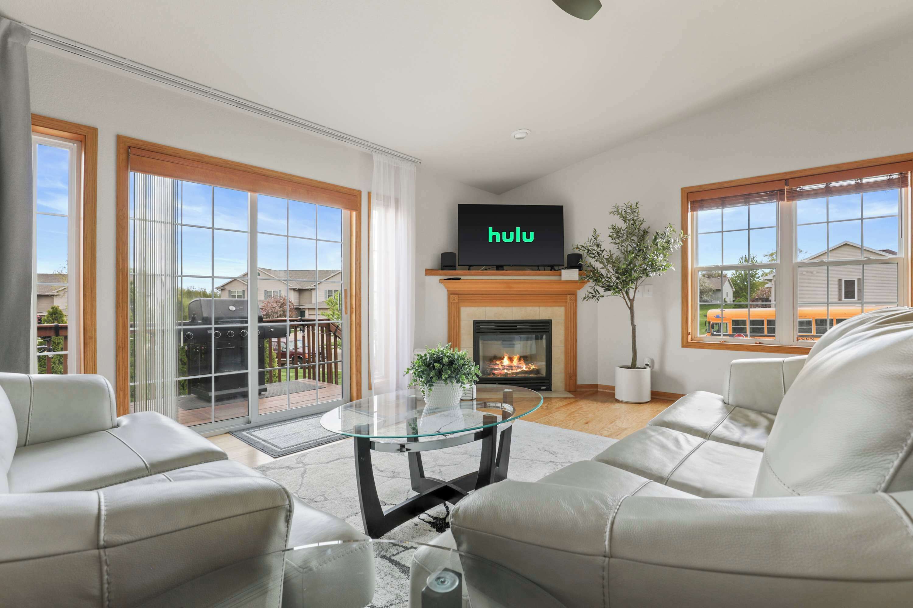 TV, fireplace, offices