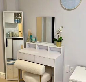Interior - Private Blue Studio in the Heart of London! (London)
