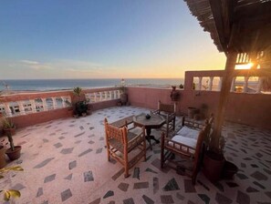Outdoor dining - Duplex with Panoramic Terrace - 180° Sea View in Tamraght (Tamraght)