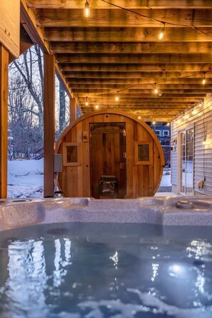 Bain à remous extérieur