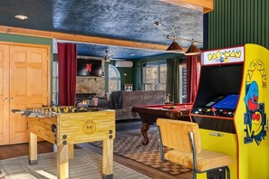 Games room - Emberwood — Spa/Theater/Games/Karaoke/Speakeasy (Albrightsville)