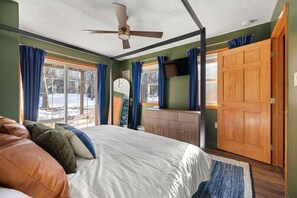 7 bedrooms, iron/ironing board, WiFi, bed sheets - Emberwood — Spa/Theater/Games/Karaoke/Speakeasy (Albrightsville)
