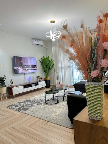 Modern 1BR , AC, Wi-Fi & Backup Power and Security