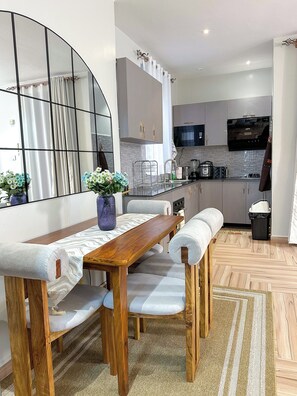 Dining - Quiet & Secure 1BR in Central Kisaasi Bukoto (Kampala)
