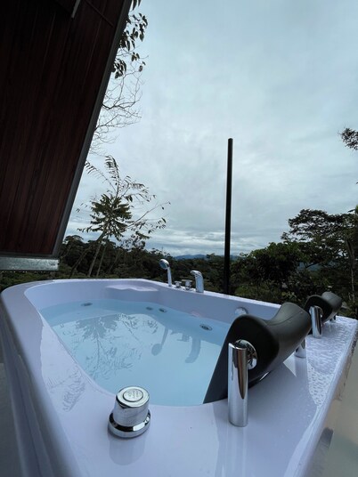 Refugio de la Niebla Puyo Glamping