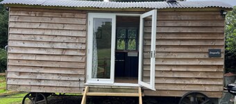 Cosy bespoke Shepherd Hut for two on the edge of the Yorkshire Dales.