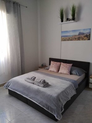 Internet, bed sheets - Cinema Apartment • 5 Guests • Near Beach Trapani (Sicily)